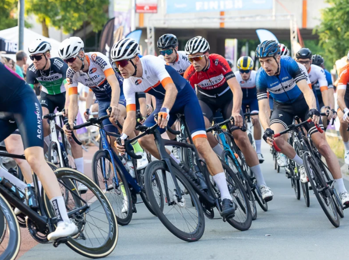 Criterium Veenendaal peloton